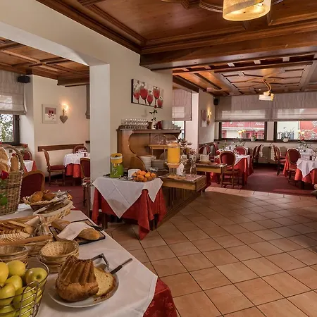 Otel Logis Au Bois Le Sire 3*