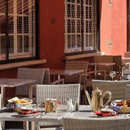 Logis Au Bois Le Sire Hotel 3*